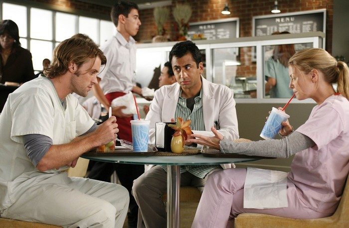 Kutner, Chase et Cameron à la cafétéria.